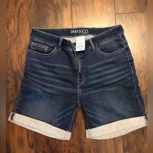 Jean shorts. Fall mid thigh.